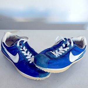 Womens Nike Shoes size 8.5 used
